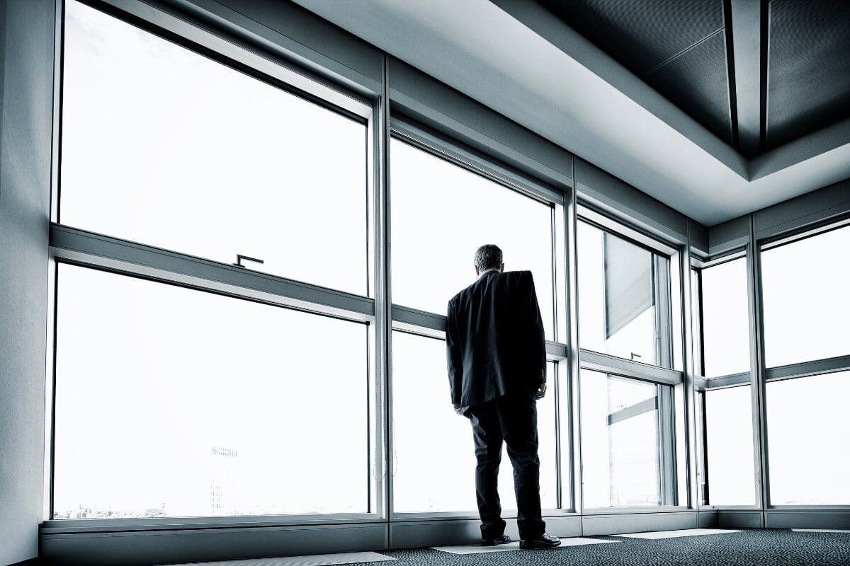 Lone Working in Tech and AI: 6 Risks Every Business Must Manage