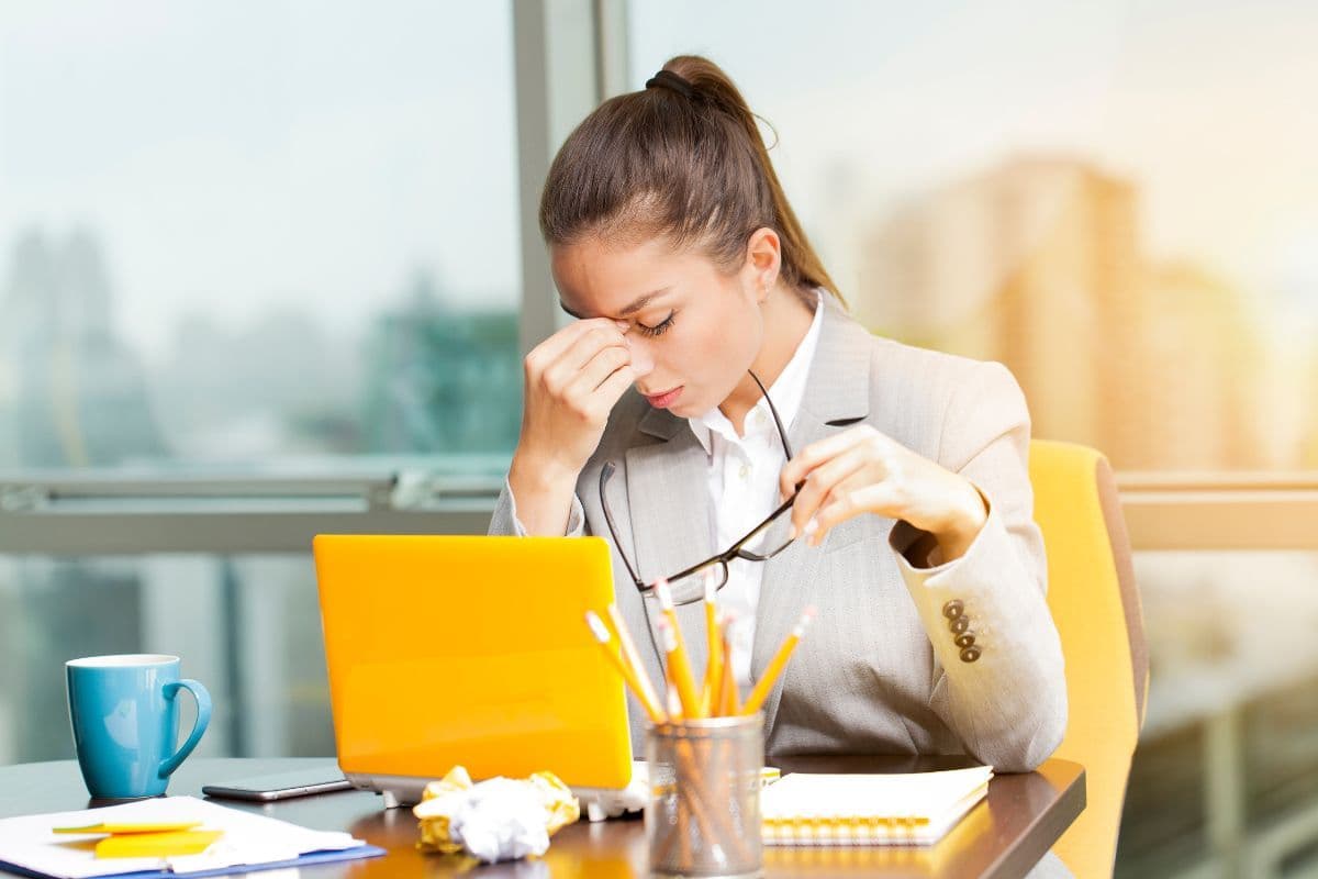 Workplace Stress and Wellbeing in Financial Services: The 6 Causes and How to Manage Them